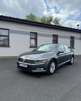 Volkswagen Passat cena 62000 przebieg: 190000, rok produkcji 2015 z Drobin małe 172